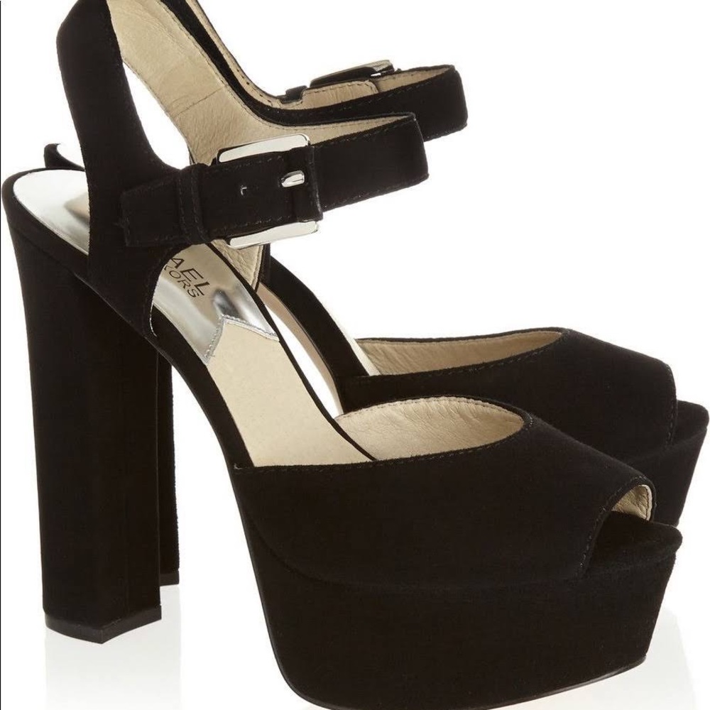 Michael Kors London Heels in Black leather